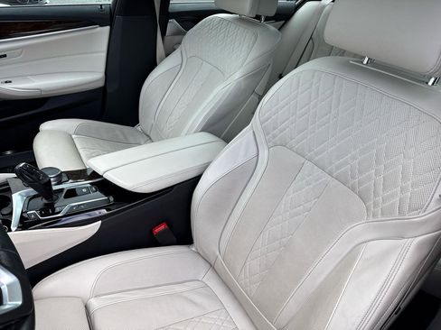 Used 2017 BMW 530i xDrive image 30