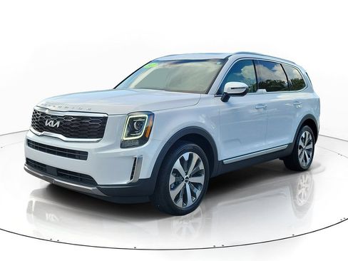 Used 2022 Kia Telluride S FWD image 2