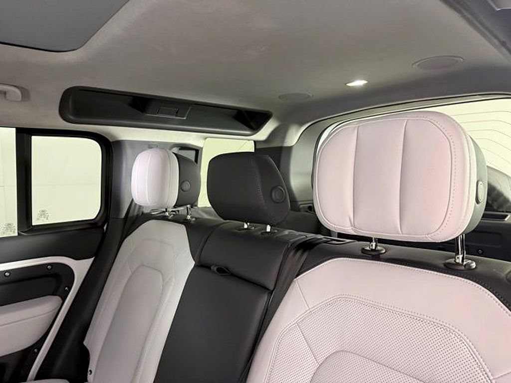 New 2026 Land Rover Defender 110 V8 AWD/4WD image 28