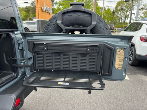 New 2025 Jeep Wrangler Unlimited Rubicon 392 image 12