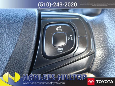 Used 2015 Toyota Camry LE image 30