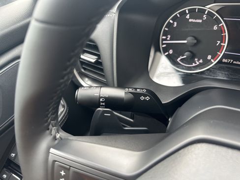 Used 2025 Nissan Rogue SV image 17