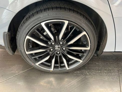 Used 2024 Honda Accord Touring image 9