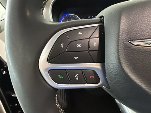 Used 2023 Chrysler Voyager LX FWD image 19