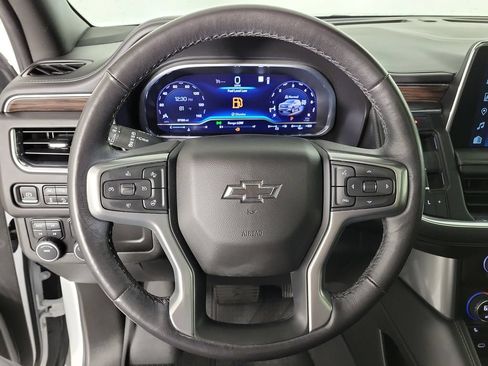 Used 2023 Chevrolet Suburban Z71 w/ Luxury Package AWD/4WD image 20