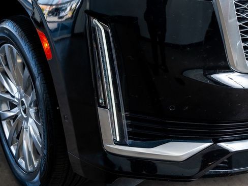 Used 2022 Cadillac Escalade Premium Luxury image 18