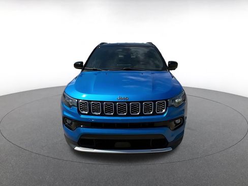 Used 2025 Jeep Compass Limited AWD/4WD image 4