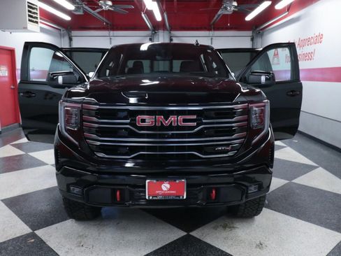 Used 2025 GMC Sierra 1500 AT4 w/ Technology Package AWD/4WD image 29