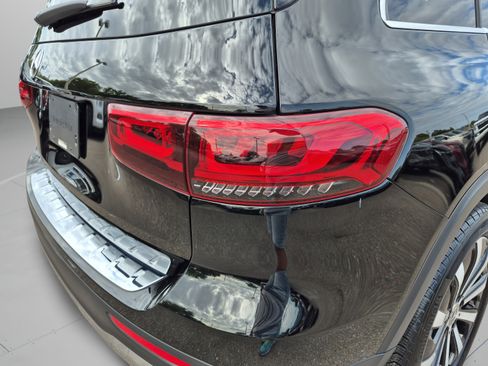 Used 2023 Mercedes-Benz GLB 250 image 37