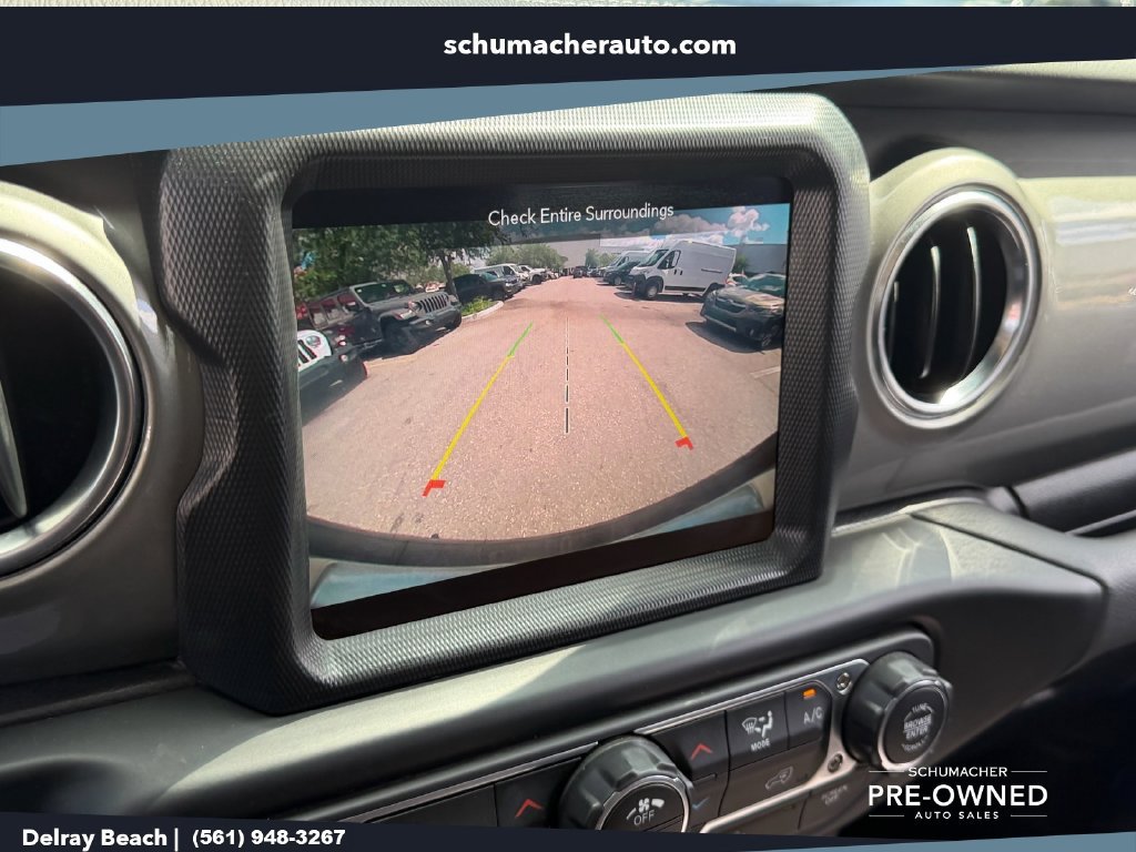 Used 2022 Jeep Wrangler Unlimited Sahara w/ LED Lighting Group AWD/4WD image 17
