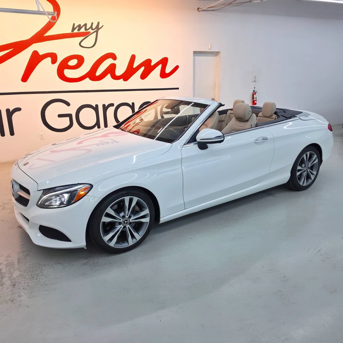 Used 2018 Mercedes-Benz C 300 Cabriolet image 2