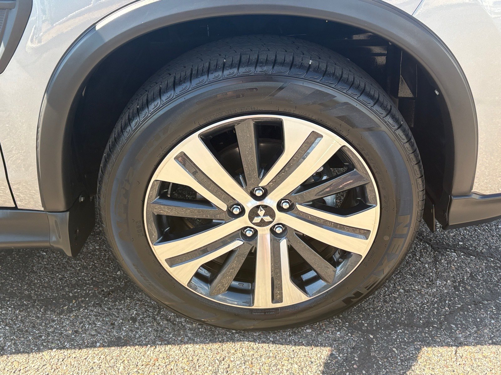 Used 2025 Mitsubishi Outlander Sport AWD image 9