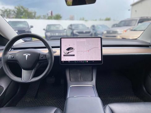 Used 2022 Tesla Model 3 Long Range AWD/4WD image 27