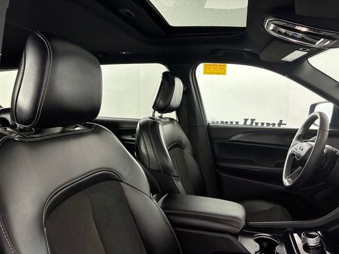 Used 2024 Jeep Grand Cherokee L Altitude image 35