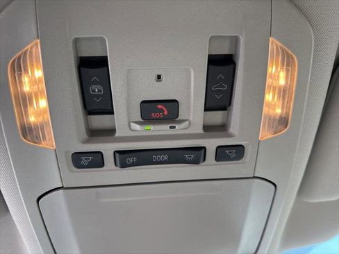 Certified 2024 Toyota Highlander Platinum FWD image 20