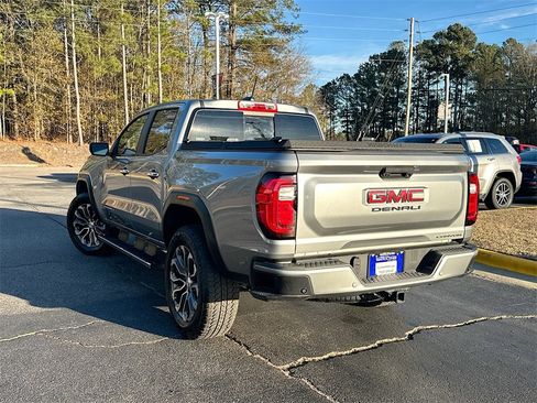 Used 2025 GMC Canyon Denali image 6