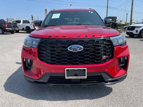 Used 2026 Ford Explorer ST AWD/4WD image 2