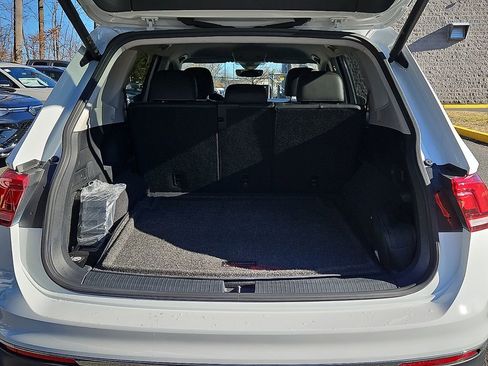 Certified 2022 Volkswagen Tiguan SE image 31