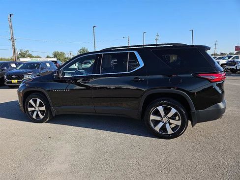 Used 2023 Chevrolet Traverse LT w/ LT Premium Package image 2