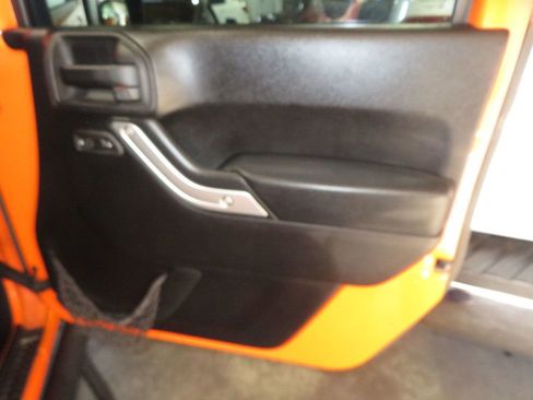 Used 2012 Jeep Wrangler Sahara image 23