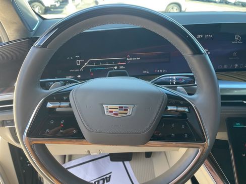 Used 2025 Cadillac Escalade ESV Sport Platinum image 29