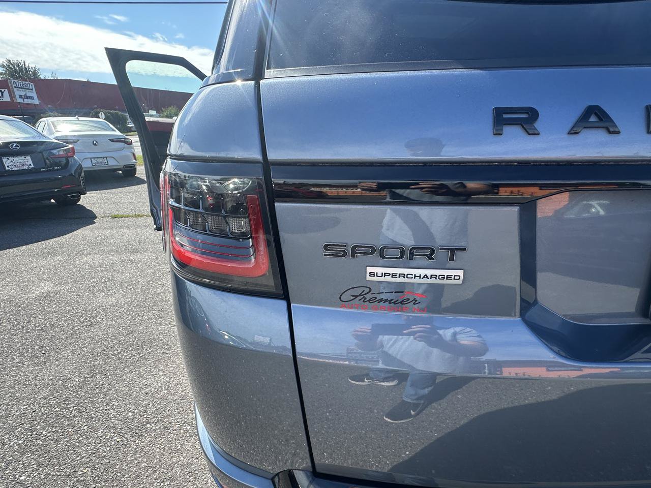 Used 2019 Land Rover Range Rover Sport Supercharged AWD/4WD image 31