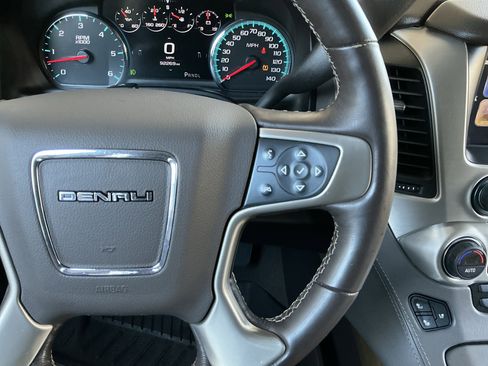 Used 2019 GMC Yukon XL Denali w/ Denali Ultimate Package image 13