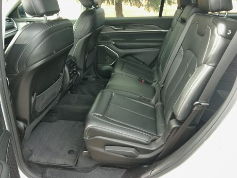 Used 2022 Jeep Grand Cherokee L Limited image 14