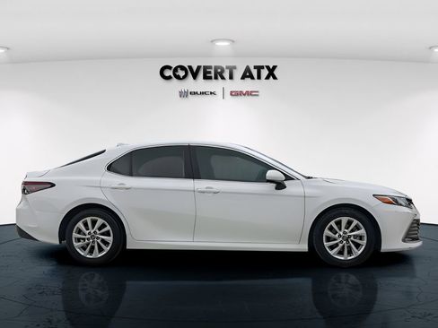 Used 2024 Toyota Camry LE FWD image 6