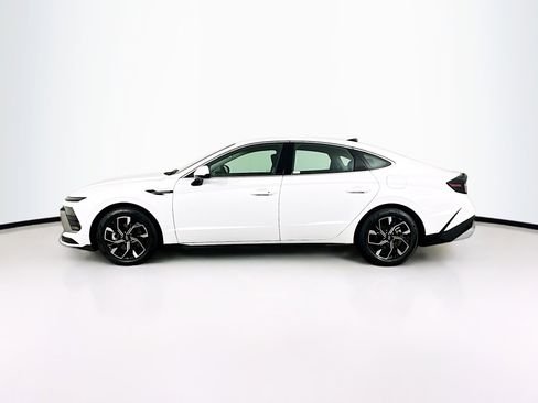 Used 2025 Hyundai Sonata SEL FWD image 4