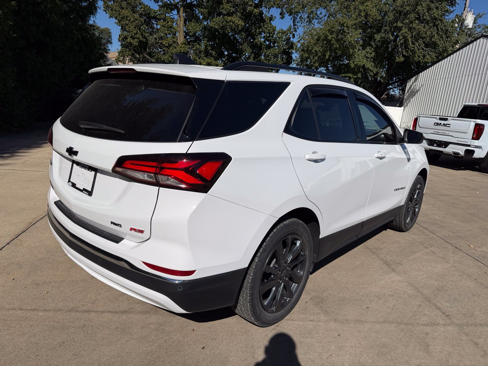 Used 2023 Chevrolet Equinox RS AWD/4WD image 30