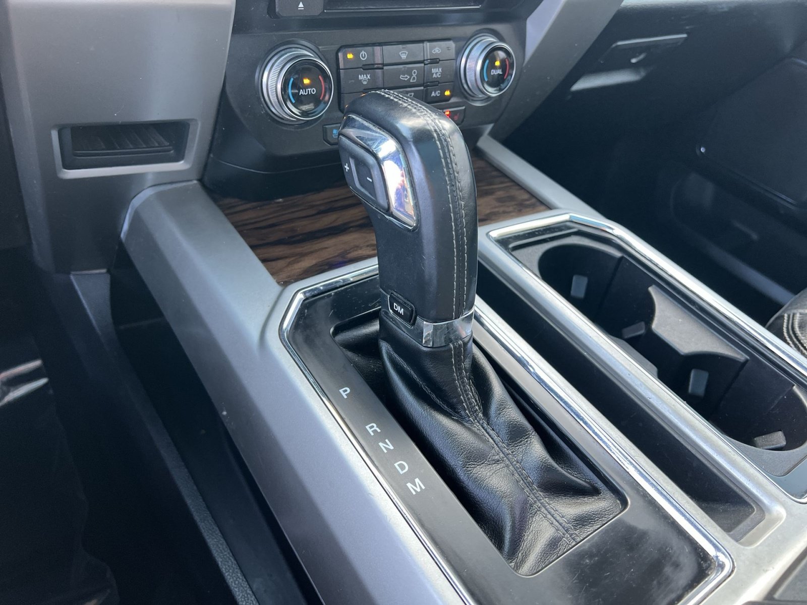 Used 2018 Ford F150 Lariat w/ Equipment Group 502A Luxury AWD/4WD image 20