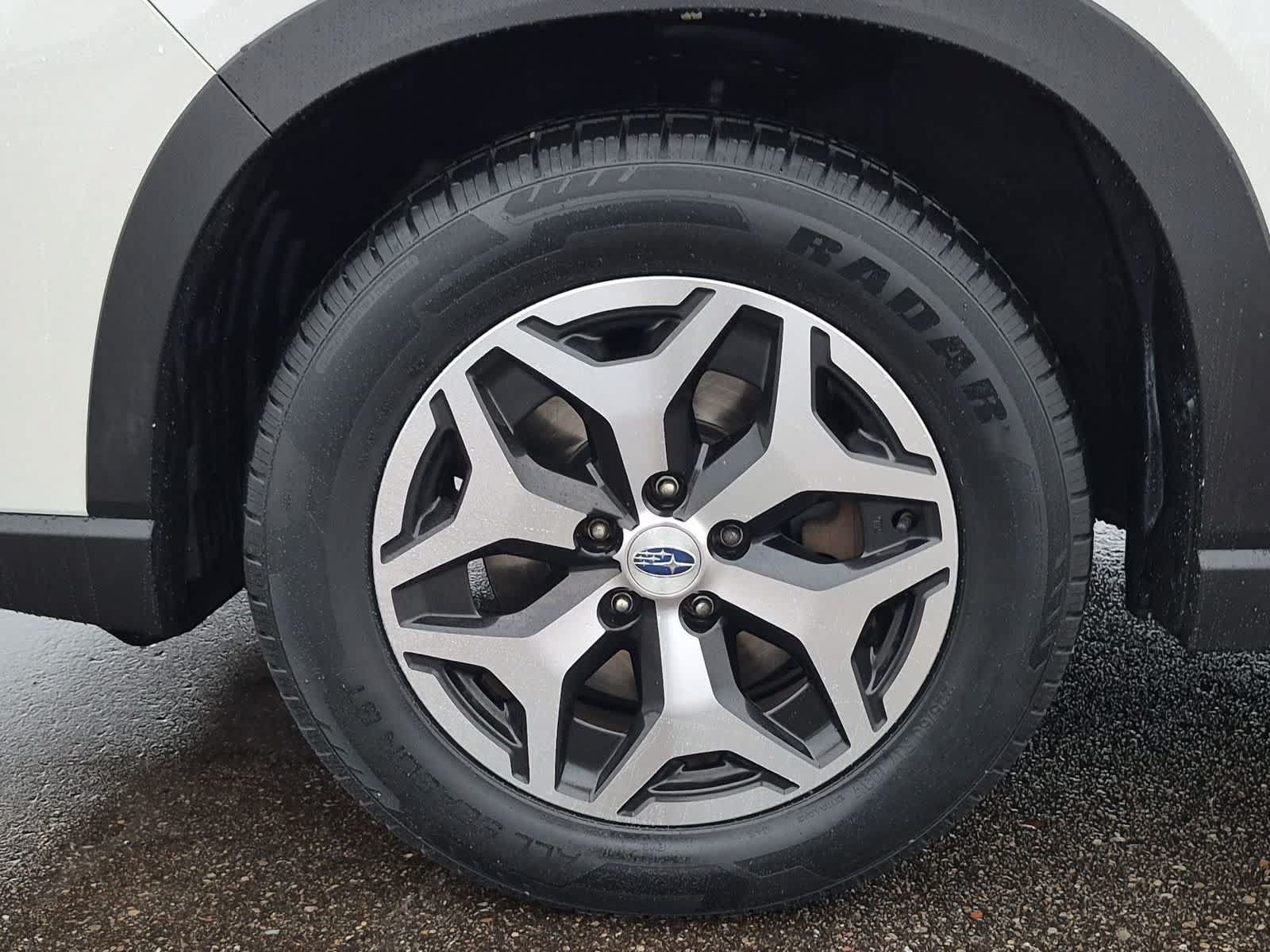 Used 2020 Subaru Forester Premium AWD/4WD image 5