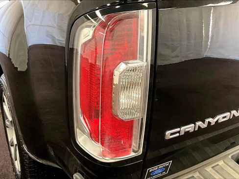 Used 2018 GMC Canyon Denali image 28