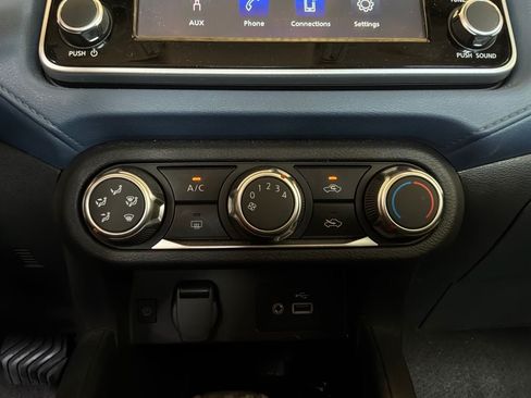Used 2025 Nissan Versa SV FWD image 25