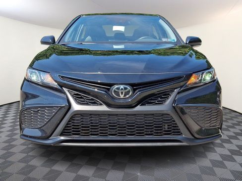 Used 2023 Toyota Camry SE FWD image 2