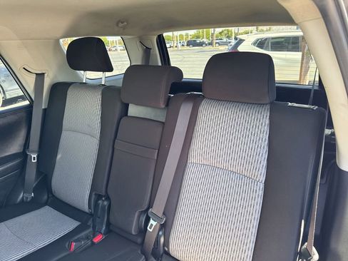 Used 2016 Toyota 4Runner SR5 w/ Convenience Package AWD/4WD image 18