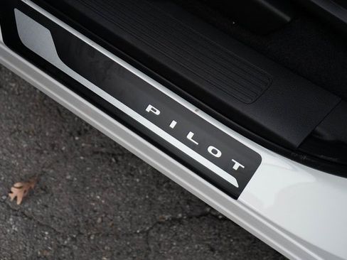 New 2025 Honda Pilot EX-L image 4