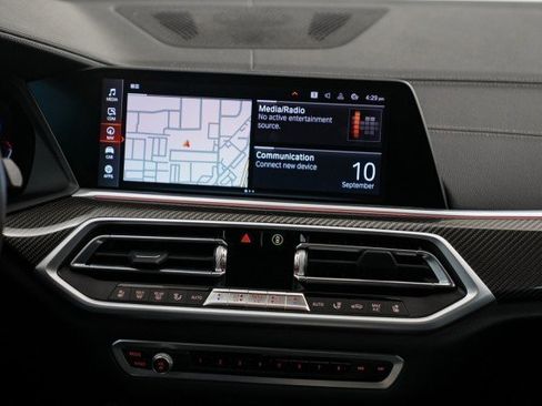 Used 2022 BMW X6 M50i image 19