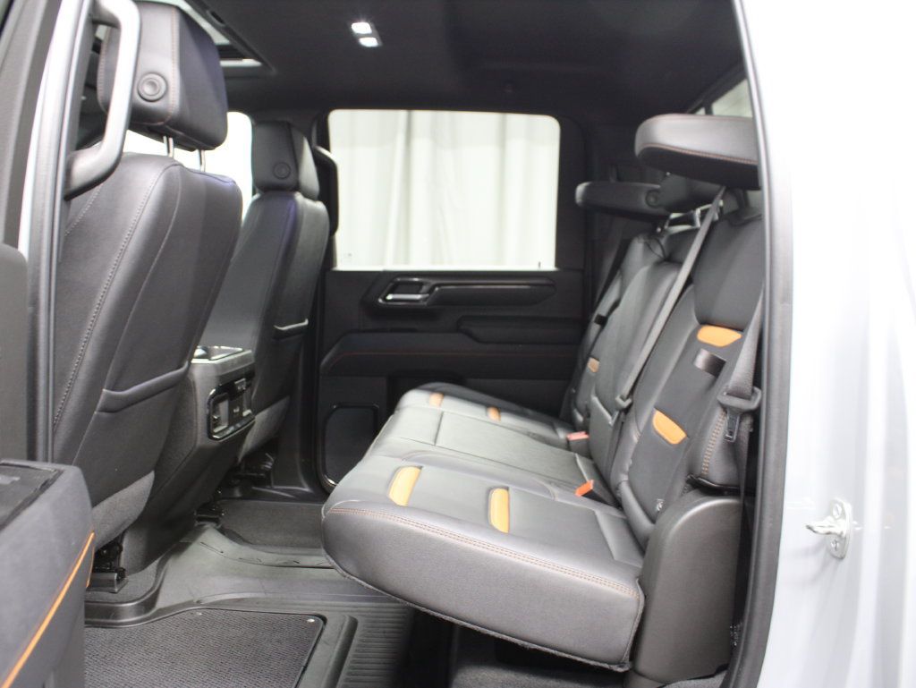 Used 2025 GMC Sierra 2500 AT4 AWD/4WD image 17