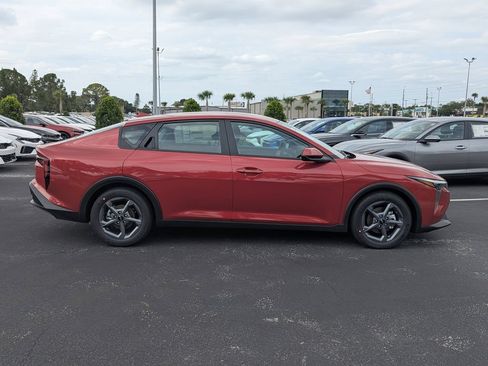 New 2026 Kia K4 FWD image 9