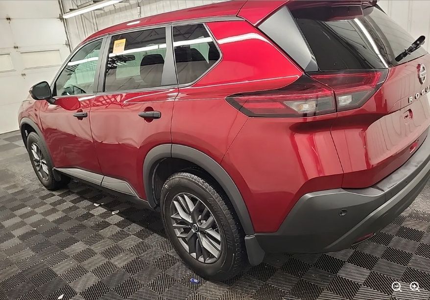 Used 2021 Nissan Rogue S FWD image 6