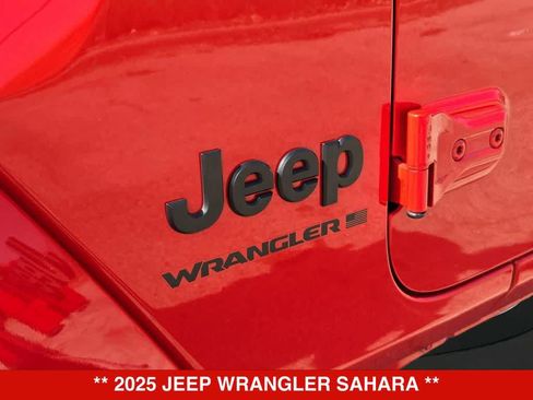 Used 2025 Jeep Wrangler Unlimited Sahara AWD/4WD image 11