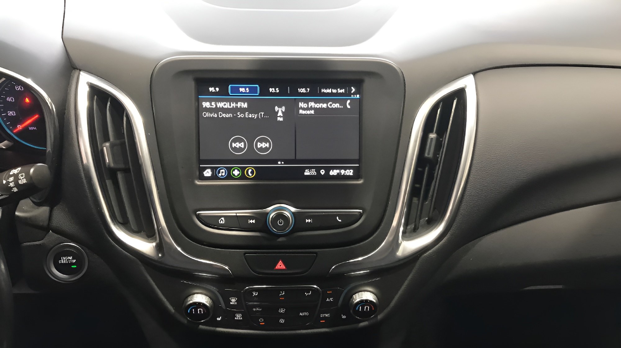 Used 2019 Chevrolet Equinox LT FWD image 6