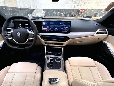 Used 2026 BMW 330i Sedan w/ Premium Package RWD image 17