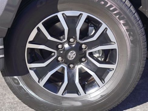 Used 2021 Toyota Tacoma TRD Sport image 16