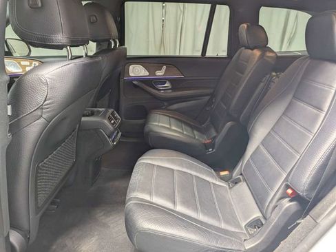 Used 2021 Mercedes-Benz GLS 580 4MATIC image 10