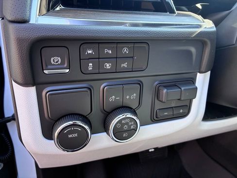 New 2026 Chevrolet Suburban Premier RWD image 29