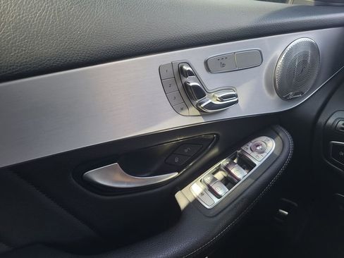 Used 2021 Mercedes-Benz GLC 300 image 27