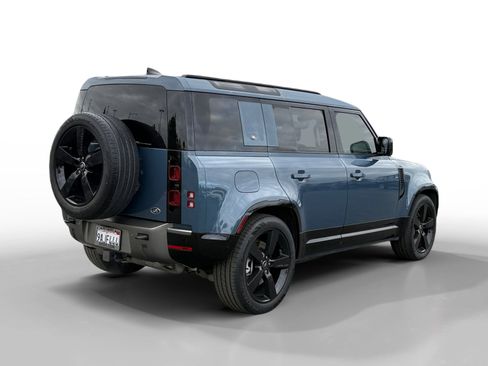 Used 2022 Land Rover Defender 110 X-Dynamic HSE image 5